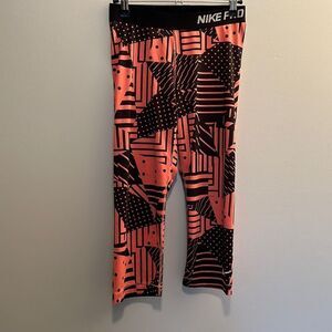 Nike Pro Dri-FIT Women's Peach Abstract Cropped Workout Leggings
